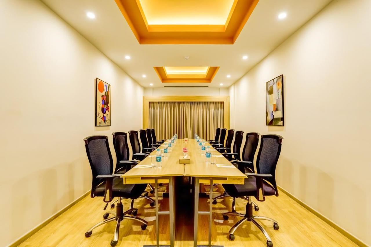 Lemon Tree Hotel Electronics City Kammasandra Dış mekan fotoğraf