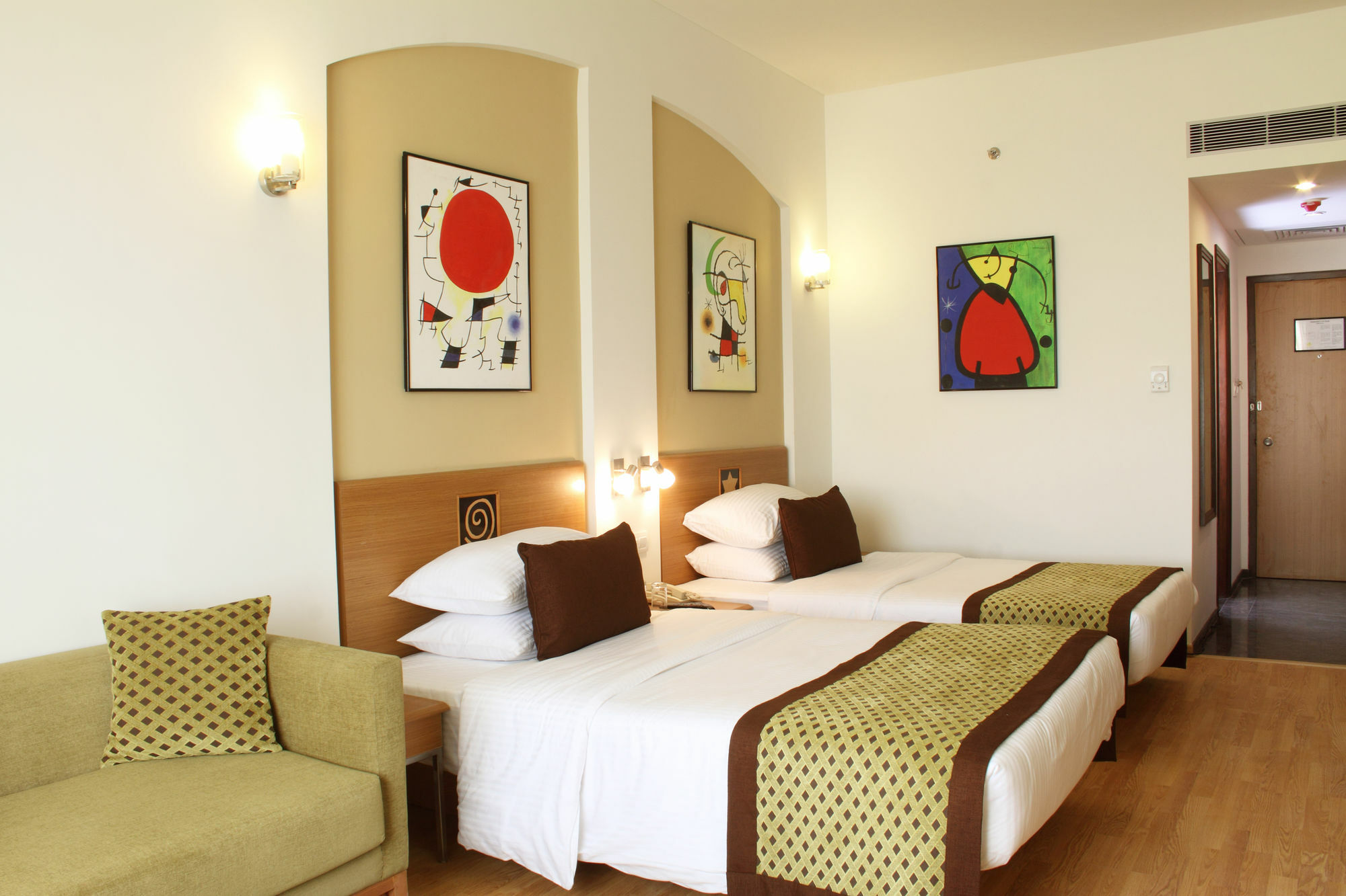 Lemon Tree Hotel Electronics City Kammasandra Oda fotoğraf